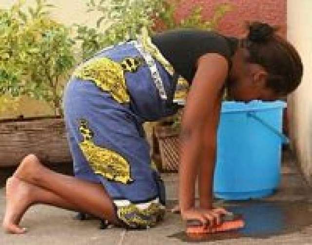 OMG! 19-yr-old housemaid Caught defiling Employer’s 14-yr-old Son